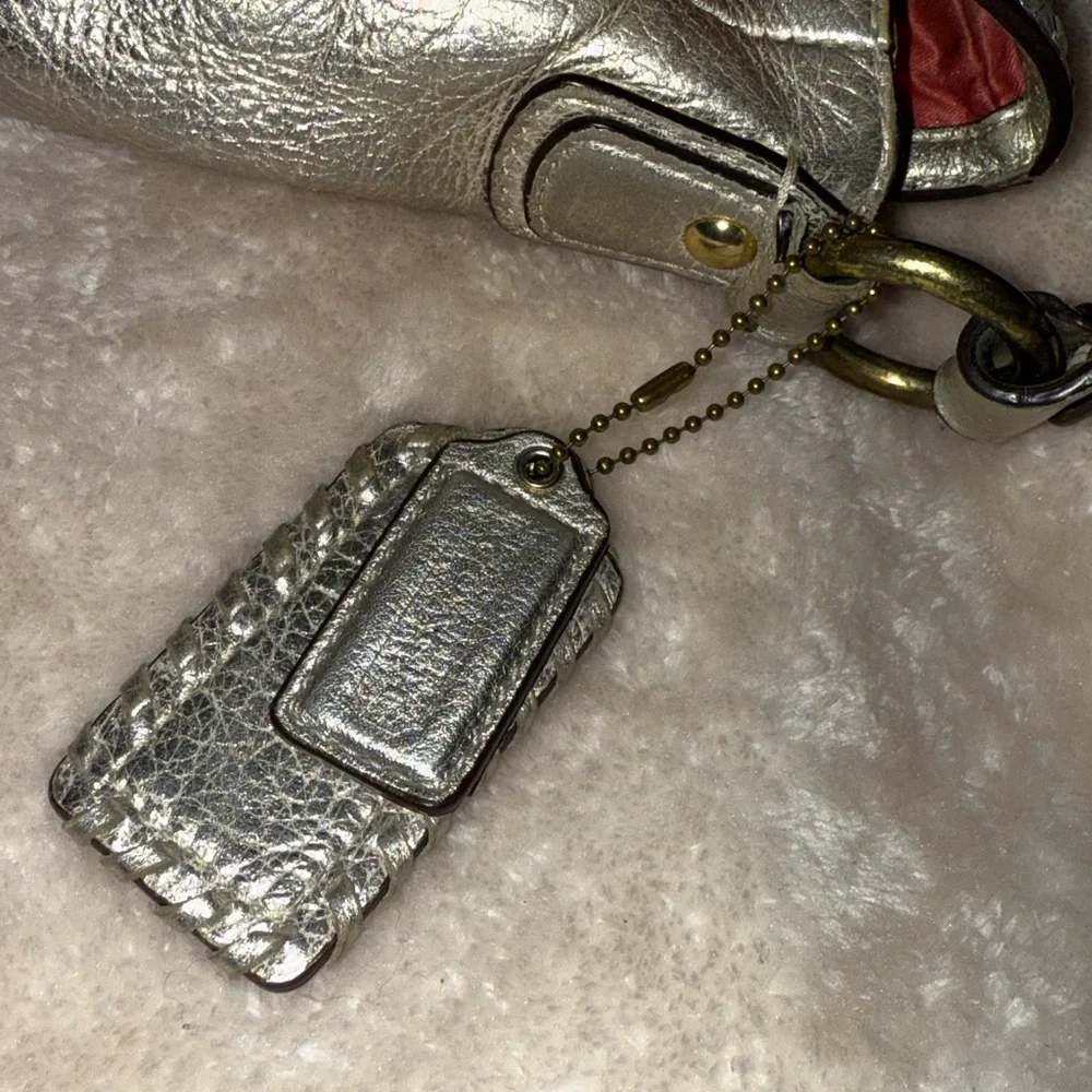 Rare Coach Metallic Whipstitch Leather Convertible Shoulder Bag in Platinum GUC - Picture 8 of 14